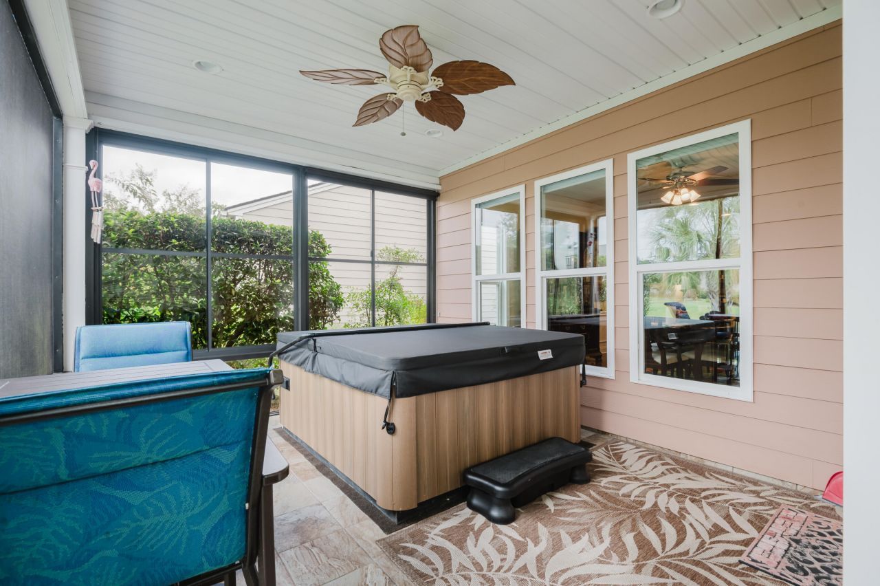 263 Maplemere Lane Photo 10