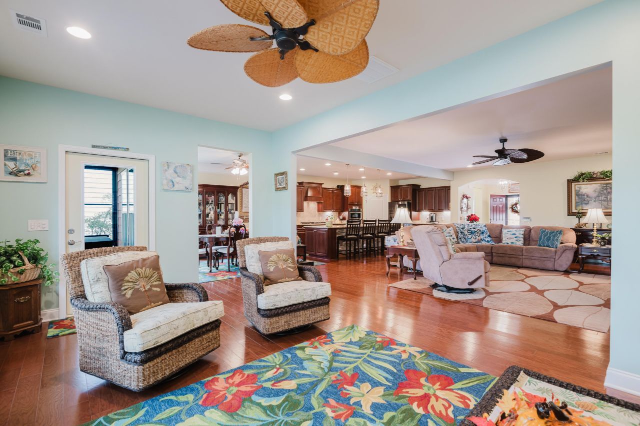 263 Maplemere Lane Photo 16