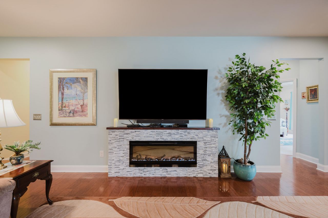 263 Maplemere Lane Photo 17