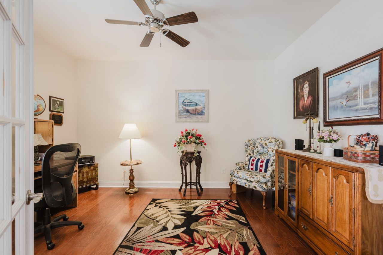 263 Maplemere Lane Photo 19