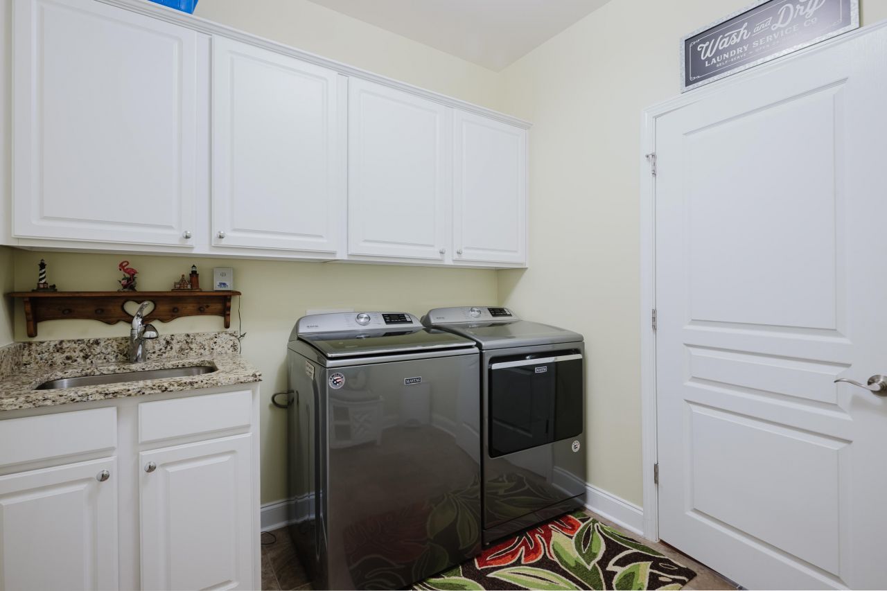 263 Maplemere Lane Photo 35