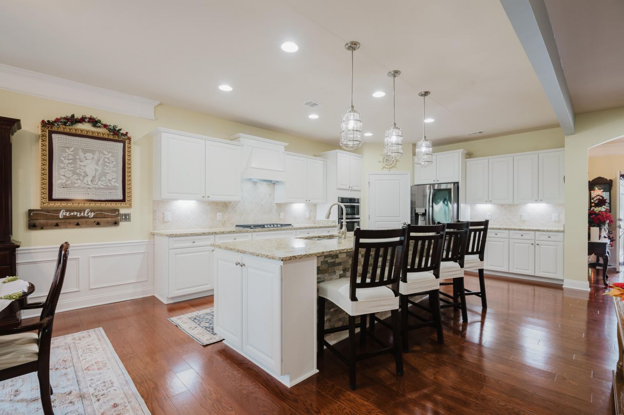 263 Maplemere Lane Photo 36