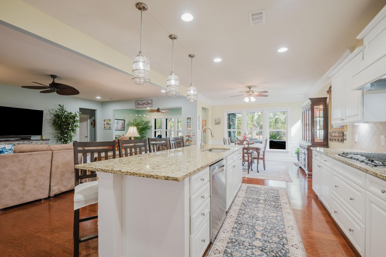 263 Maplemere Lane Photo 39