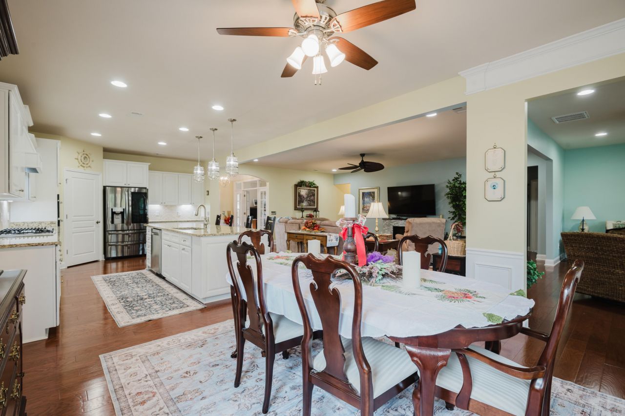 263 Maplemere Lane Photo 40