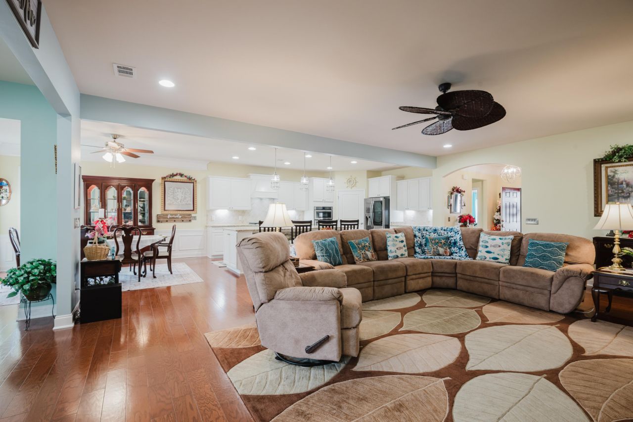 263 Maplemere Lane Photo 41