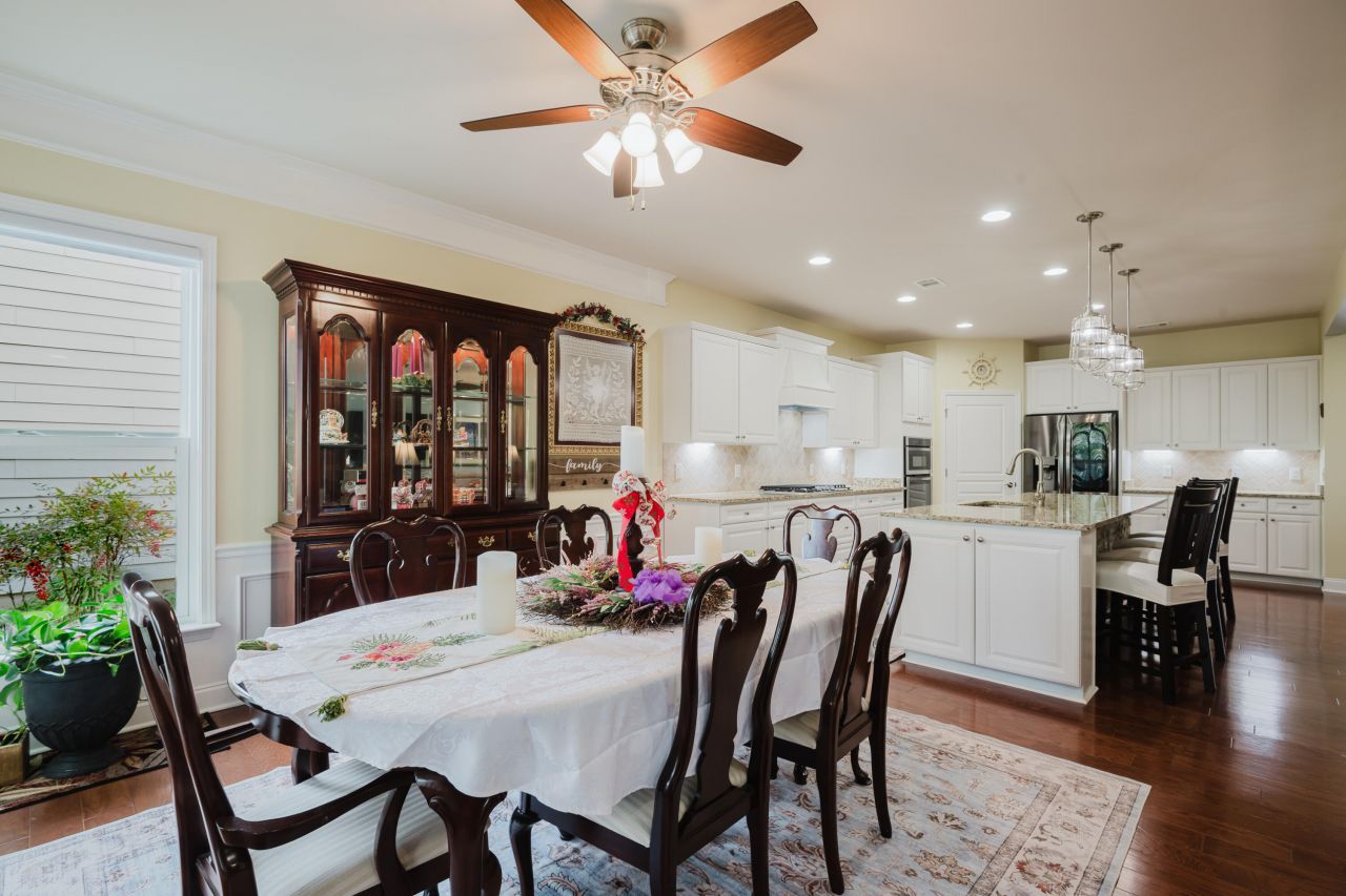 263 Maplemere Lane Photo 8