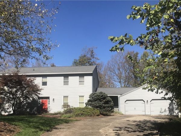 202 Deerwalk Circle, Marietta, OH 45750