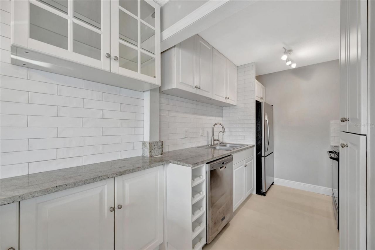 4827 Coquina Key Drive Se, Unit B, Saint Petersburg, FL 33705 Photo