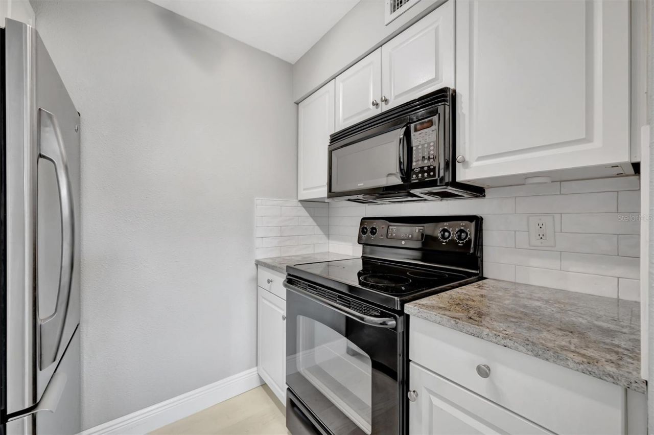 4827 Coquina Key Drive Se, Unit B, Saint Petersburg, FL 33705 Photo