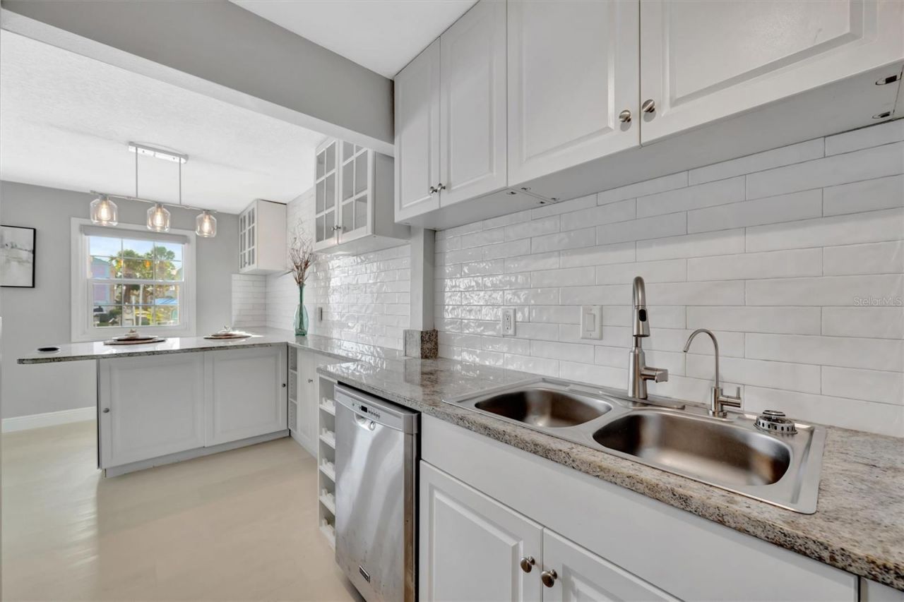 4827 Coquina Key Drive Se, Unit B, Saint Petersburg, FL 33705 Photo