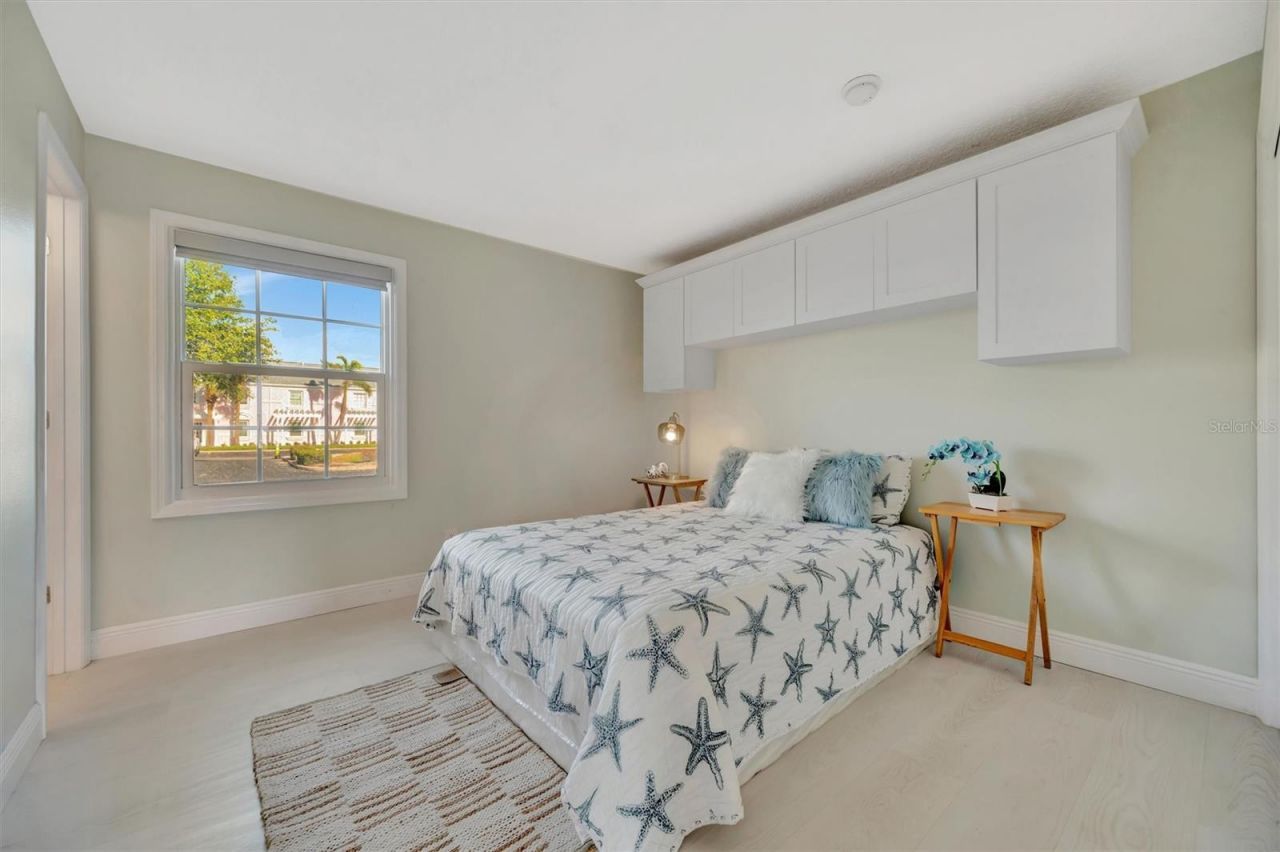 4827 Coquina Key Drive Se, Unit B, Saint Petersburg, FL 33705 Photo