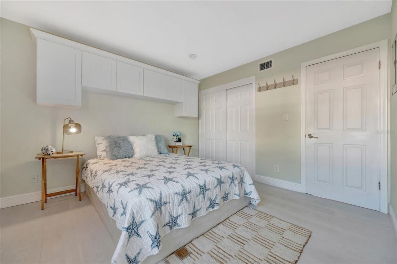 4827 Coquina Key Drive Se, Unit B, Saint Petersburg, FL 33705 Photo