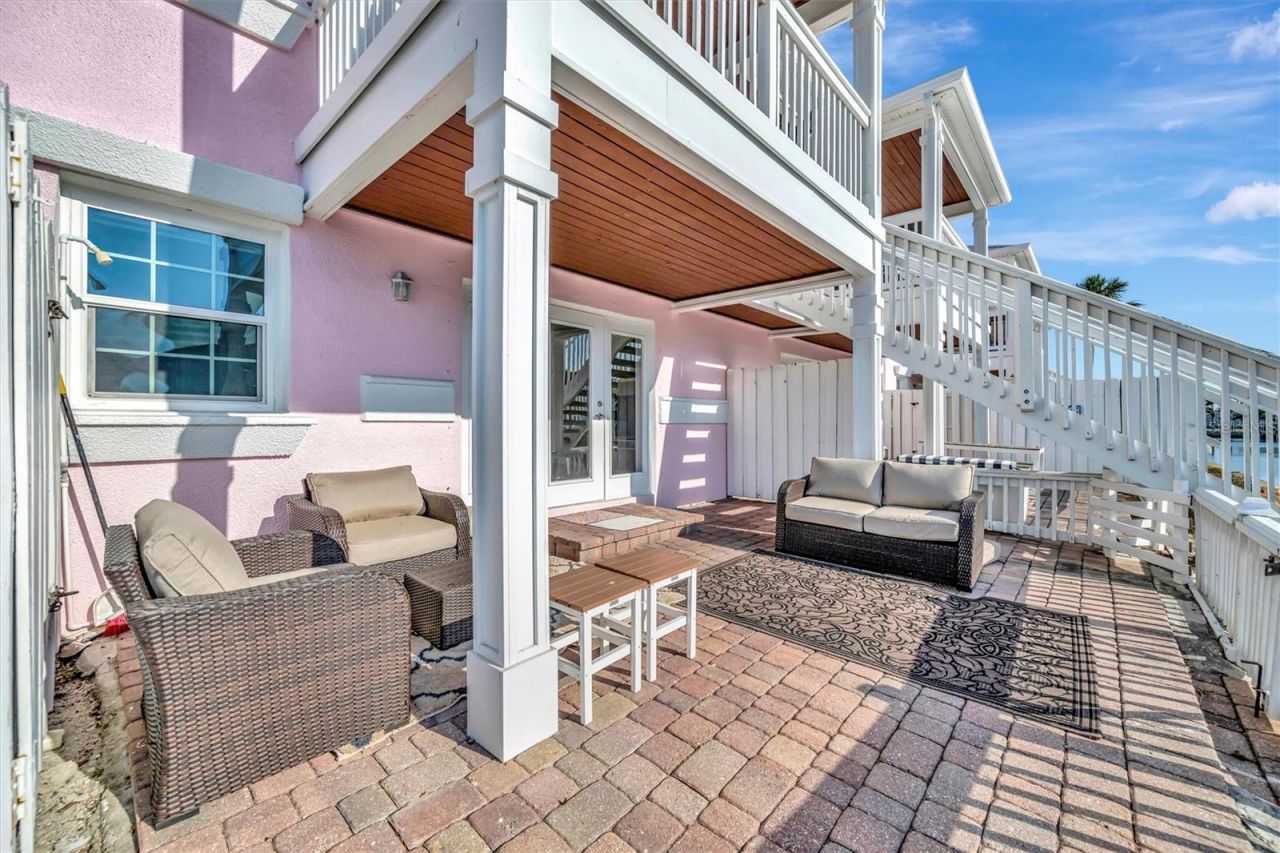 4827 Coquina Key Drive Se, Unit B, Saint Petersburg, FL 33705 Photo