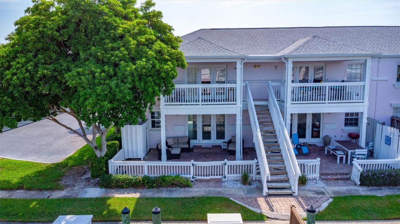 4827 Coquina Key Drive Se, Unit B, Saint Petersburg, FL 33705 Photo