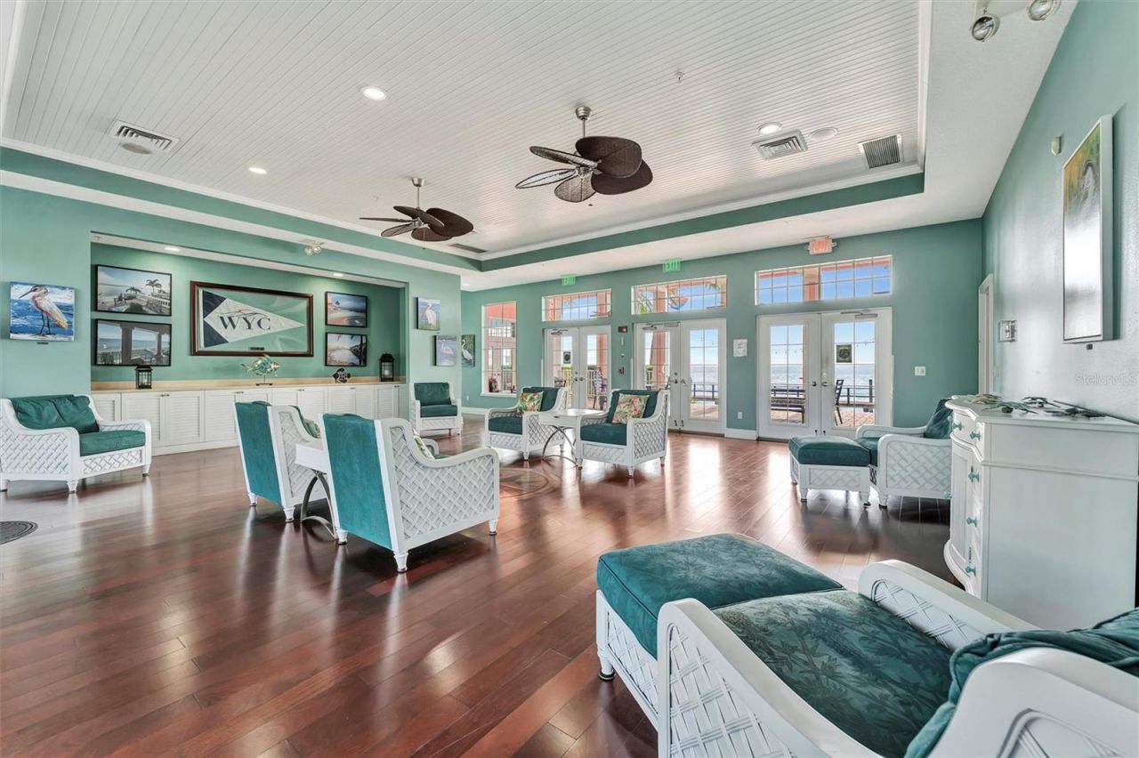 4827 Coquina Key Drive Se, Unit B, Saint Petersburg, FL 33705 Photo