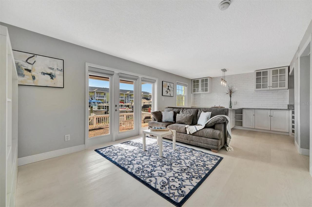 4827 Coquina Key Drive Se, Unit B, Saint Petersburg, FL 33705 Photo