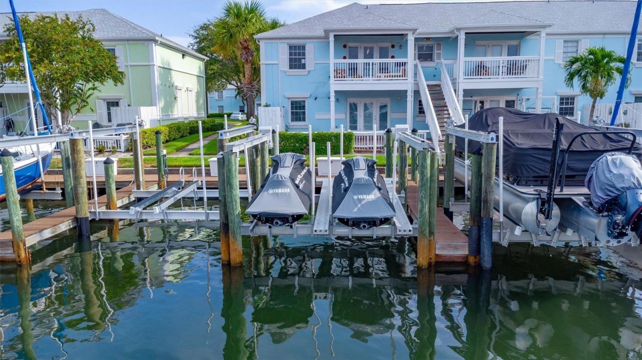 4827 Coquina Key Drive Se, Unit B, Saint Petersburg, FL 33705 Photo