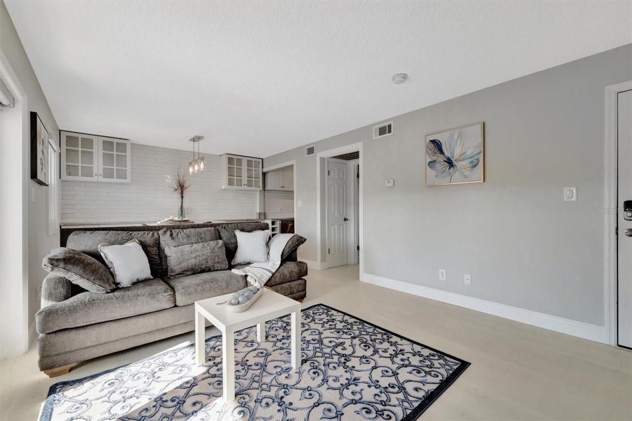 4827 Coquina Key Drive Se, Unit B, Saint Petersburg, FL 33705 Photo