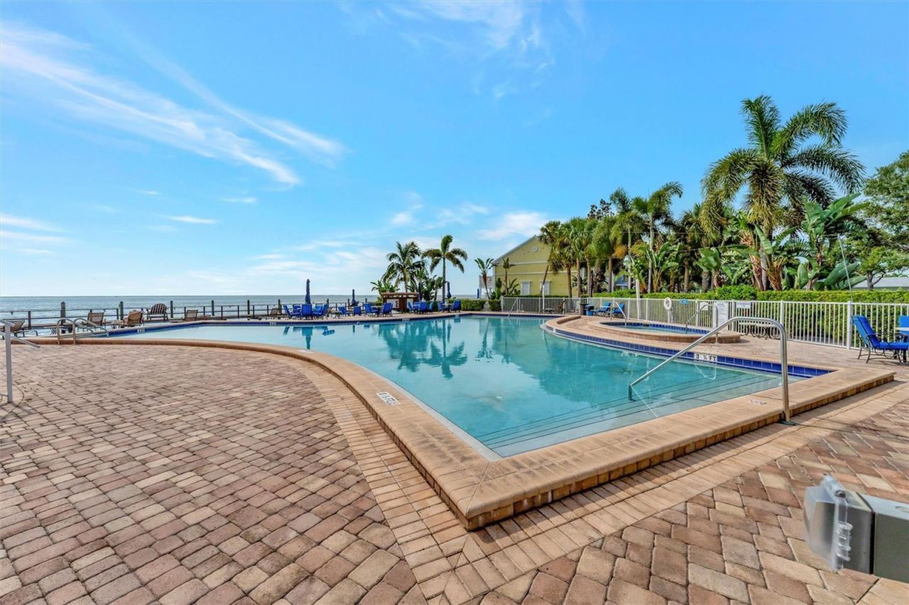 4827 Coquina Key Drive Se, Unit B, Saint Petersburg, FL 33705 Photo