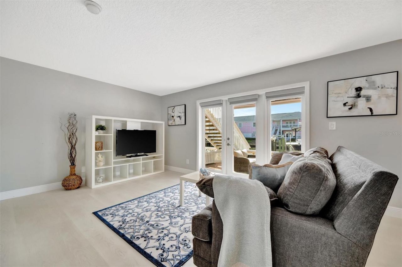 4827 Coquina Key Drive Se, Unit B, Saint Petersburg, FL 33705 Photo