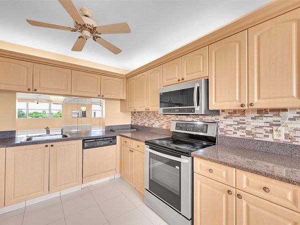 2603 NW 103rd Avenue, Unit 403, Sunrise, FL 33322