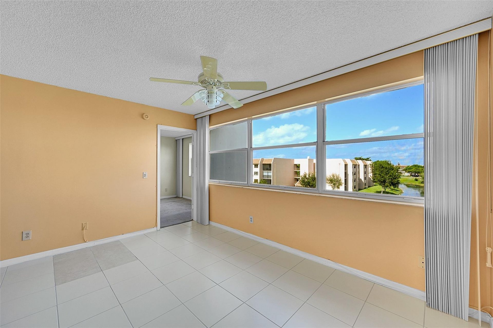 2603 NW 103rd Avenue, Unit 403, Sunrise, FL 33322 Photo