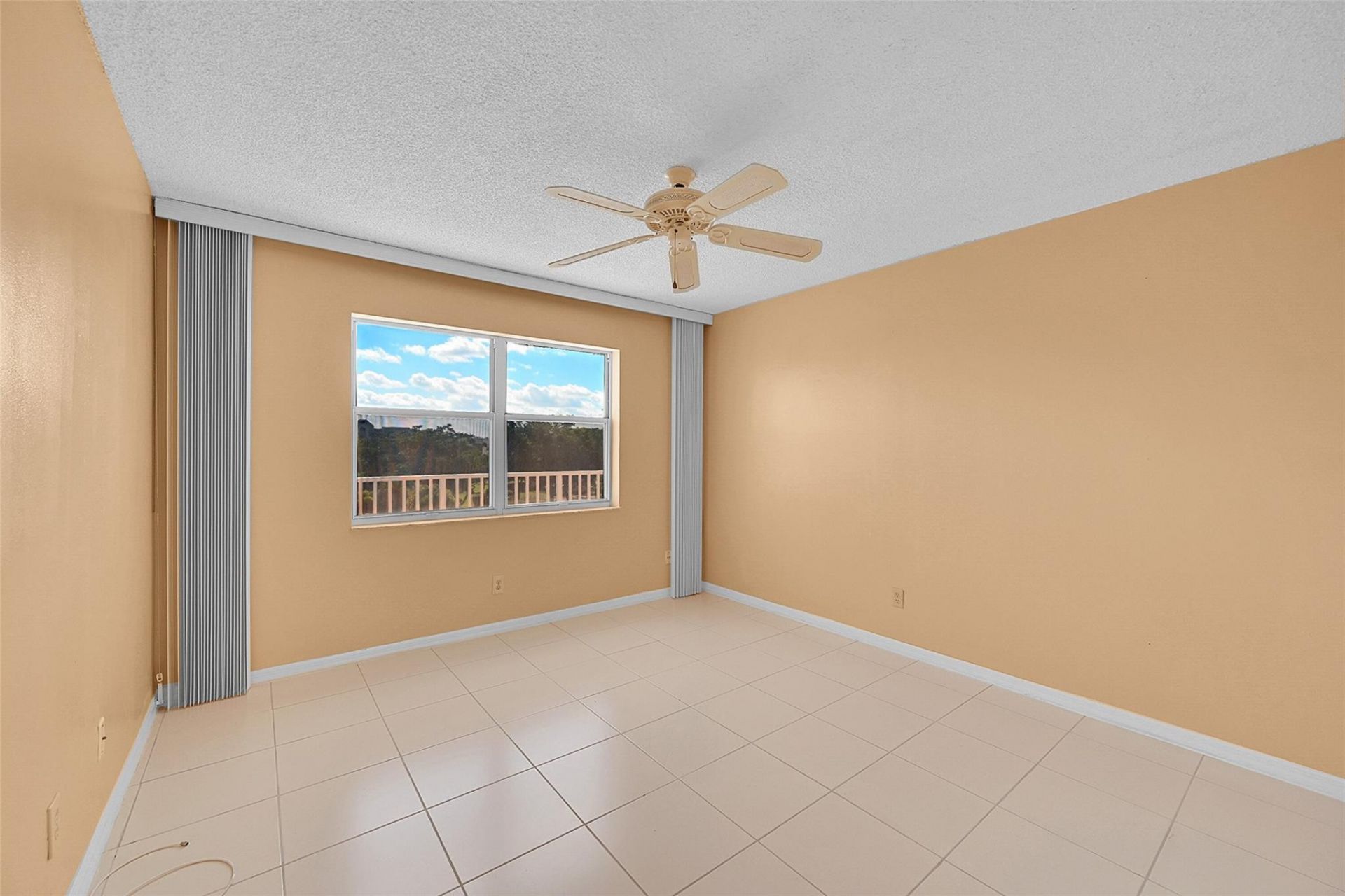 2603 NW 103rd Avenue, Unit 403, Sunrise, FL 33322 Photo