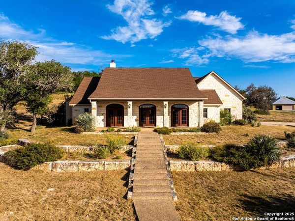 103 Cranbrook Court, Ingram, TX 78025