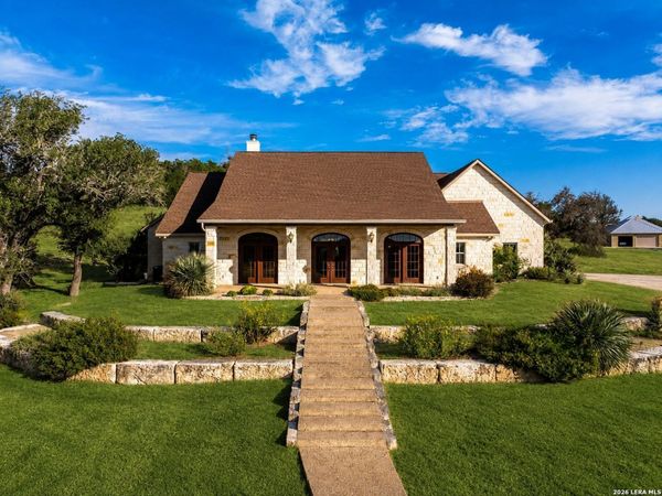 103 Cranbrook Court, Ingram, TX 78025