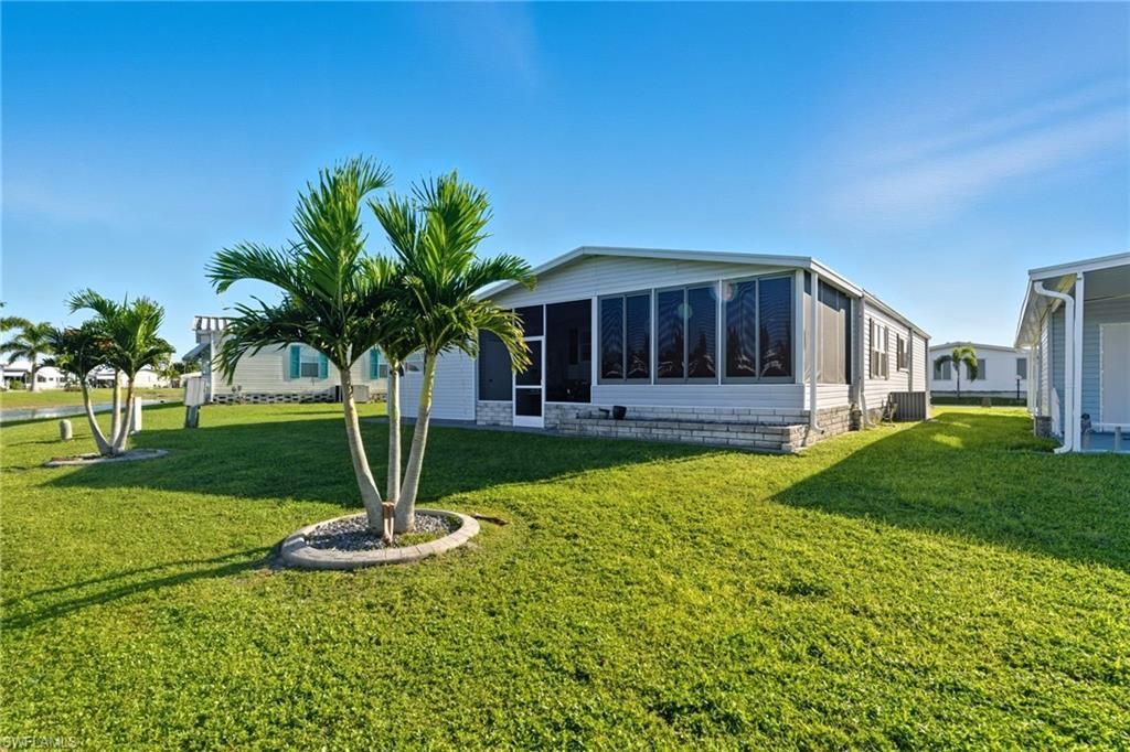 276 Lakeside Dr, North Fort Myers, FL 33903 Photo