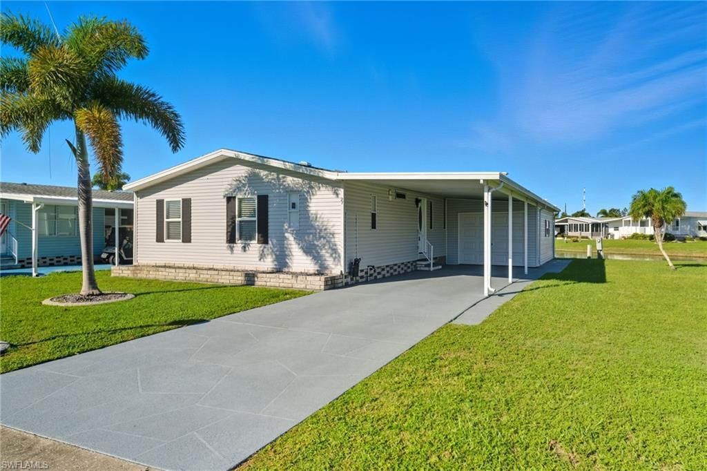 276 Lakeside Dr, North Fort Myers, FL 33903 Photo