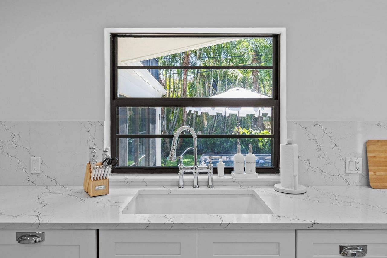 3214 Washington Road, West Palm Beach, FL 33405 Photo