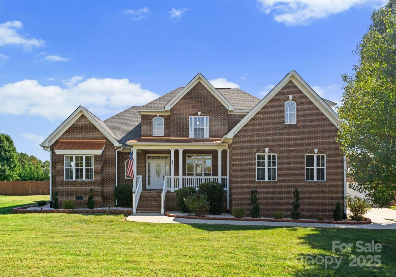 895 E Monbo Road, Statesville, NC 28677 Main Photo