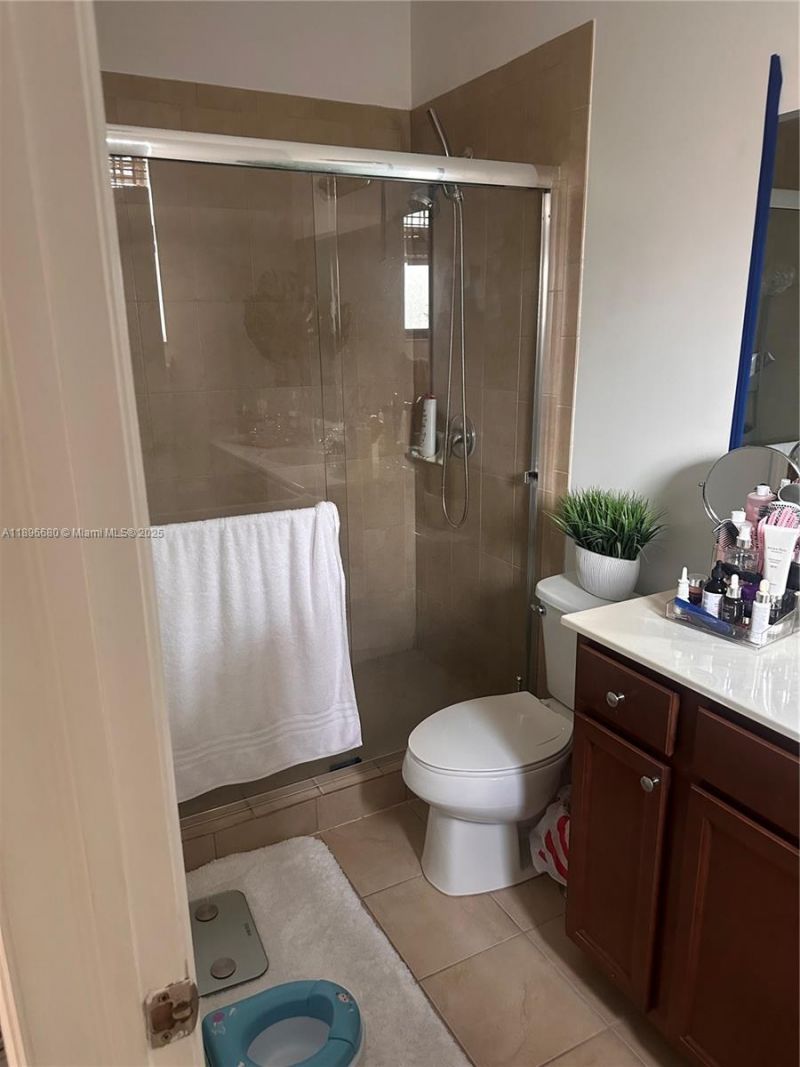 8867 W 35th Way, Hialeah, FL 33018 Photo