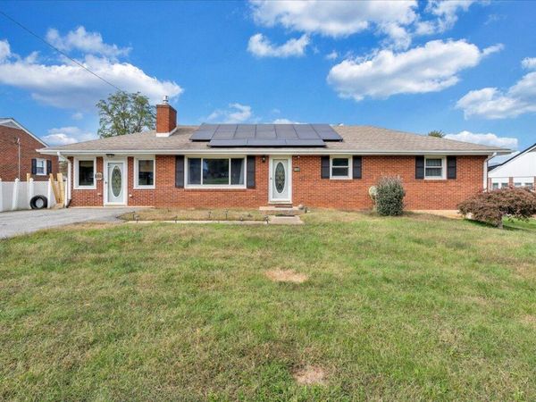 1102 Maiden LN, Bedford, VA 24523