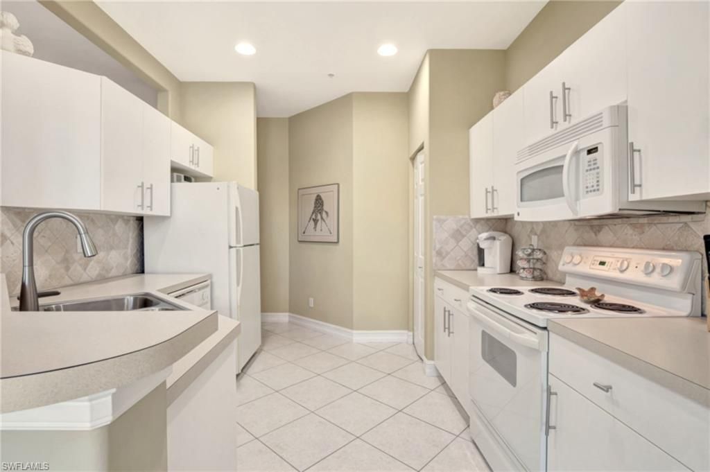 784 Carrick Bend Cir, Unit 101, Naples, FL 34110 Photo