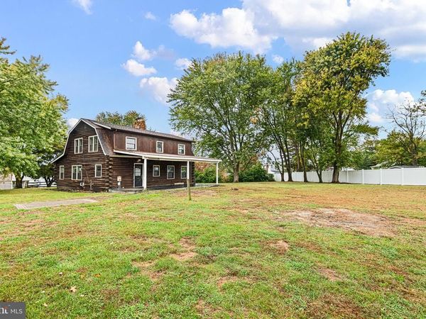 241 1/2 SMALLEYS DAM ROAD, NEWARK, DE 19702