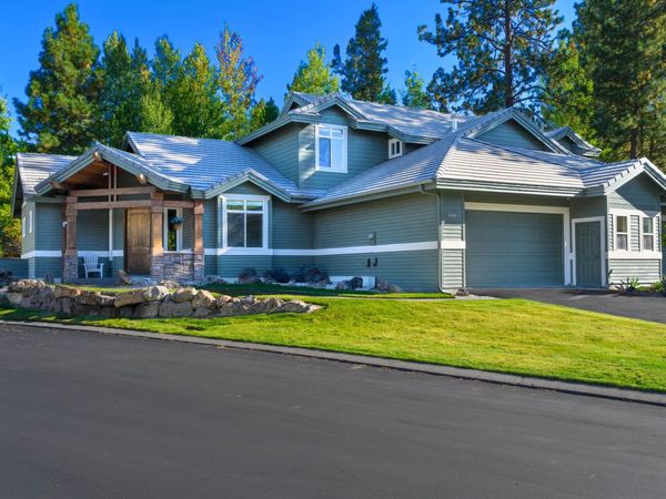 19442 Chip Shot Lane, Bend, OR 97702