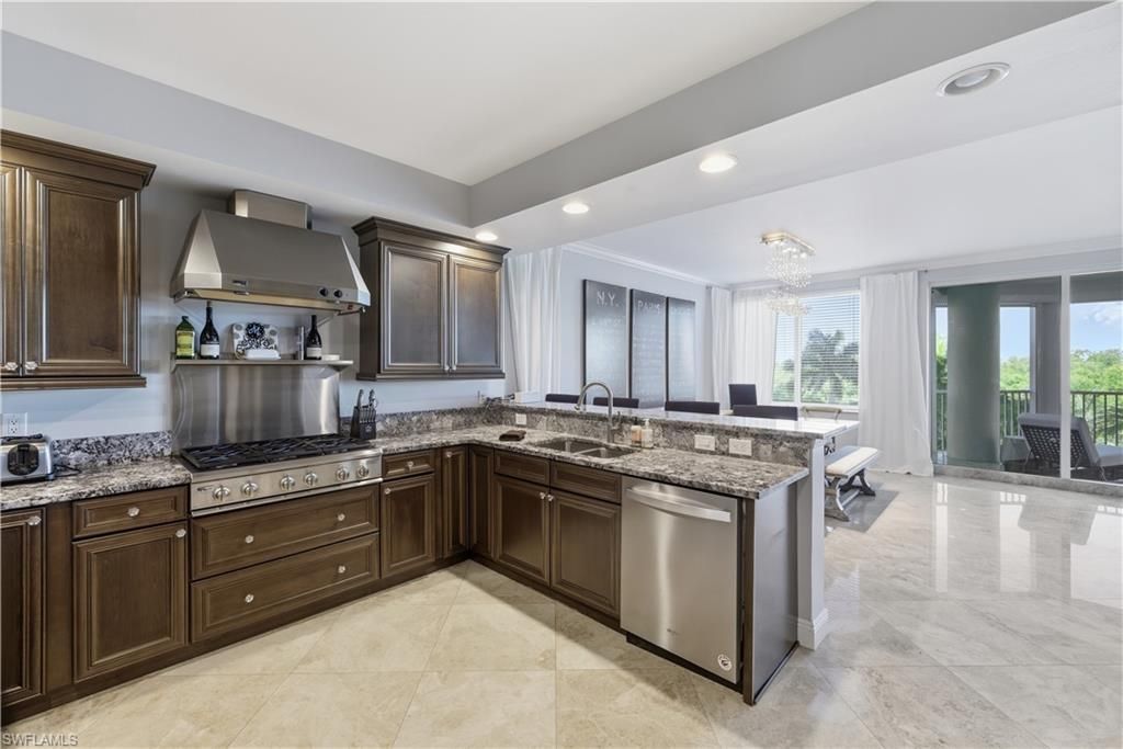 275 Indies Way, Unit 403, Naples, FL 34110 Photo