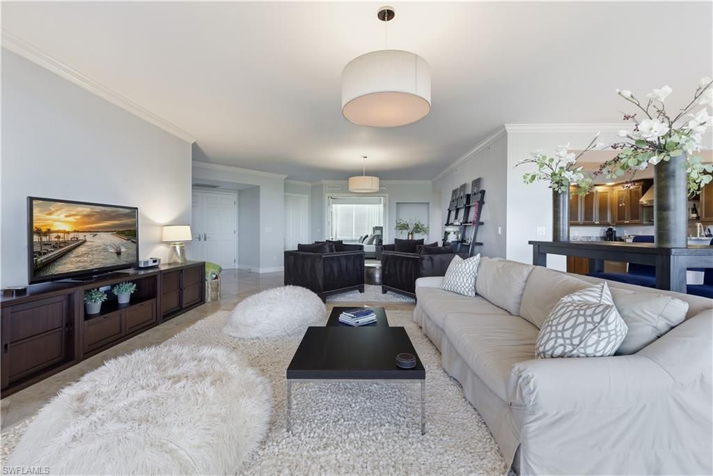 275 Indies Way, Unit 403, Naples, FL 34110 Photo