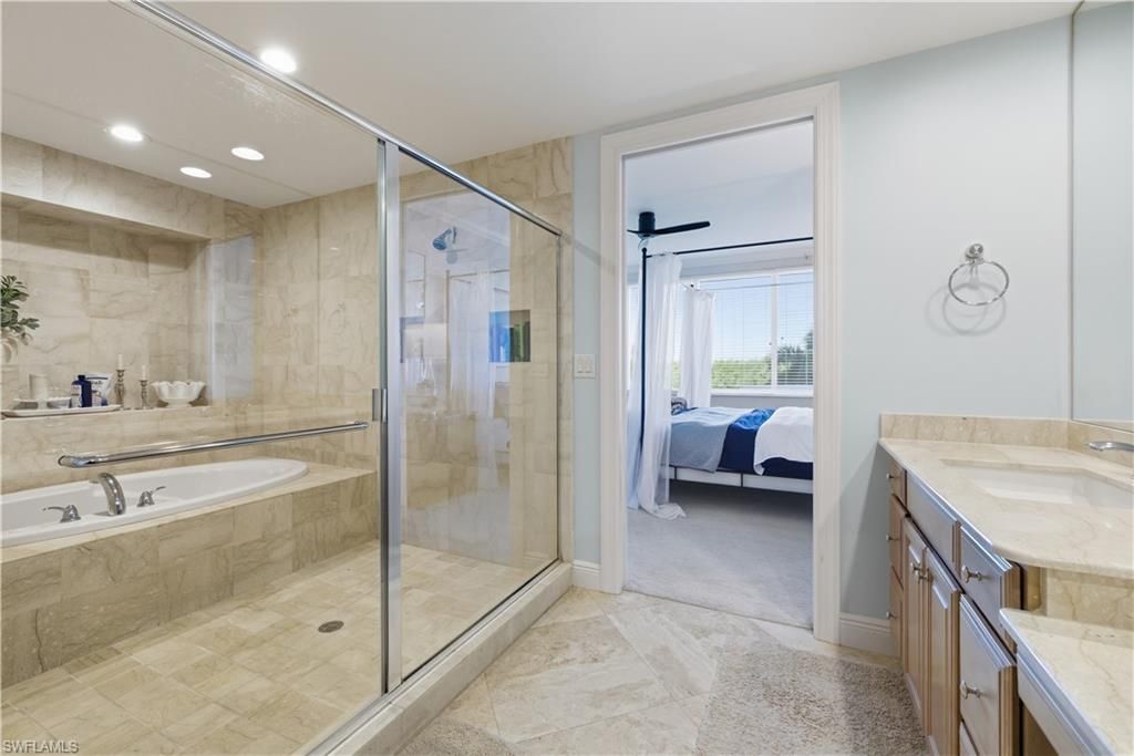 275 Indies Way, Unit 403, Naples, FL 34110 Photo