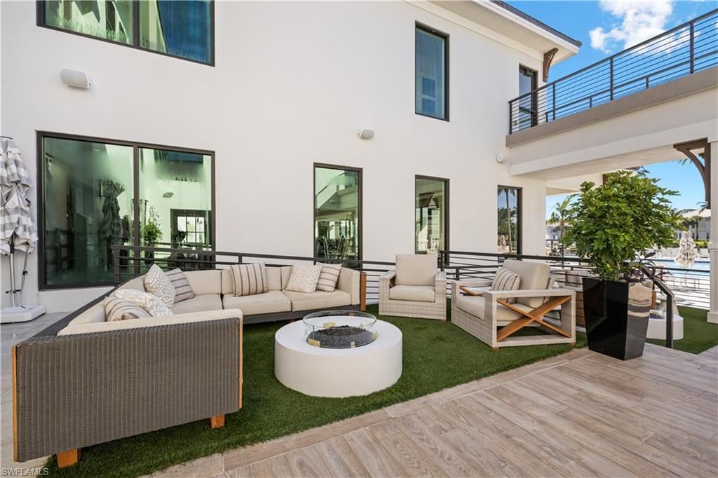 275 Indies Way, Unit 403, Naples, FL 34110 Photo