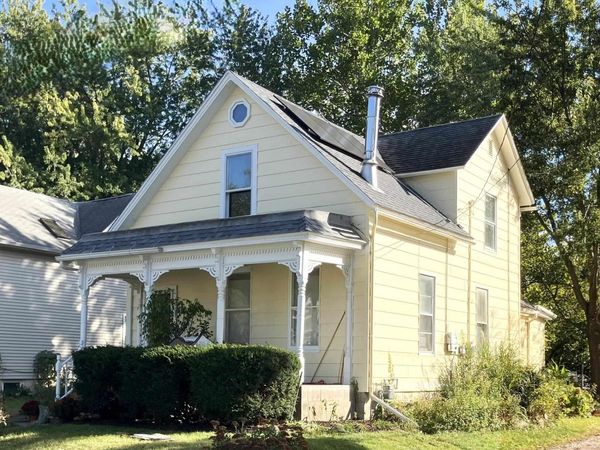 306 W Monroe Avenue, Fairfield, IA 52556