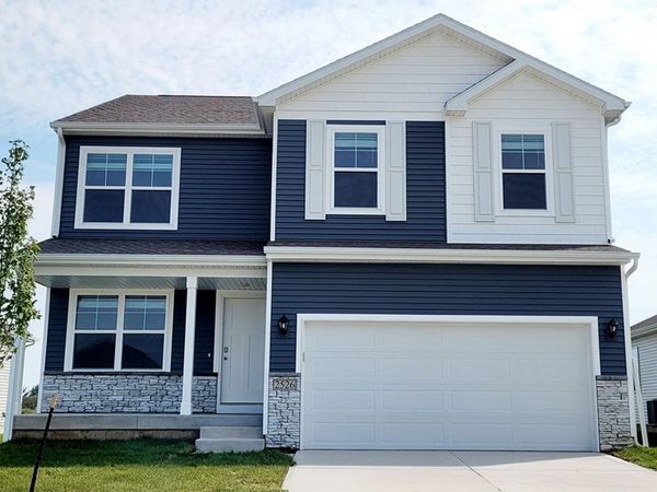 728 E Goldfinch Drive, Tiffin, IA 52340