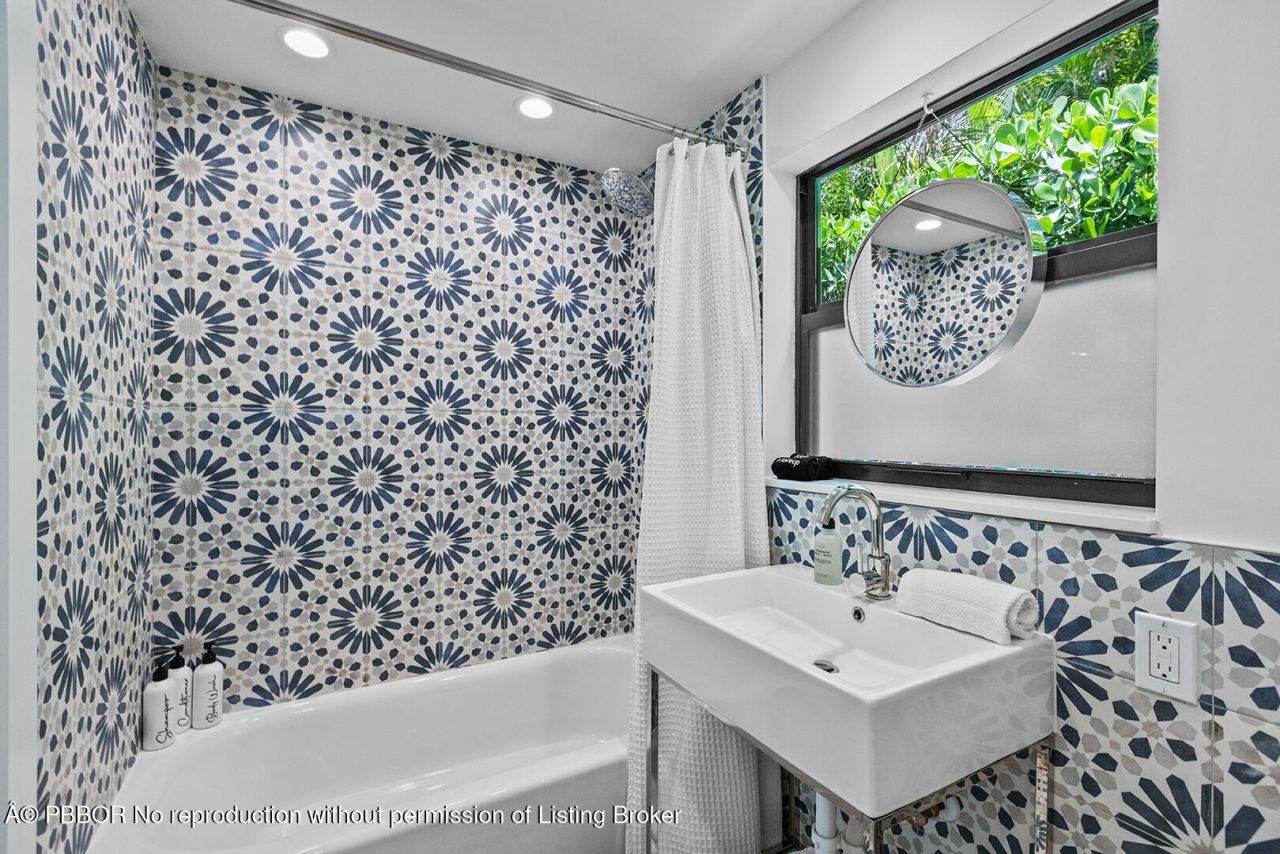 3214 Washington Road, West Palm Beach, FL 33405 Photo