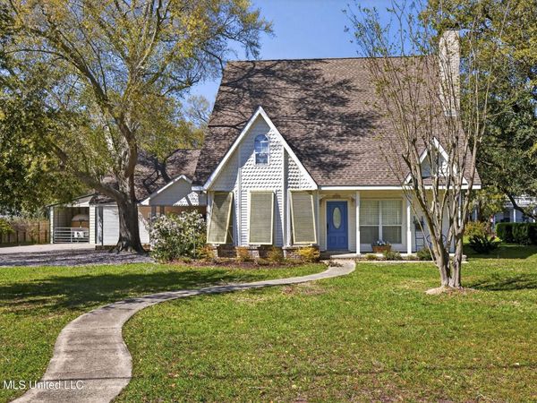 723 Old Spanish Trail, Bay Saint Louis, MS 39520