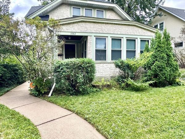 1082 Hawthorne Avenue E, Saint Paul, MN 55106