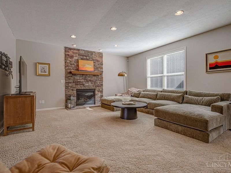 6290 Winding Creek Boulevard, Liberty Township, OH 45011 Photo 3