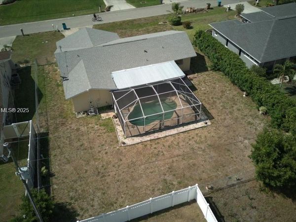 915 SE 20th ST, Cape Coral, FL 33990