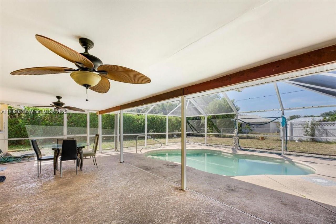 915 SE 20th St, Cape Coral, FL 33990 Photo